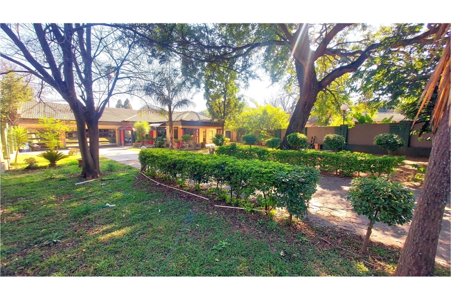 5 Bedroom Property for Sale in Meerhof North West
